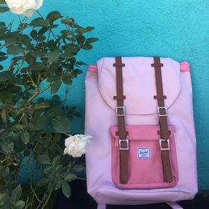 Herschel Little America Backpack in pink!